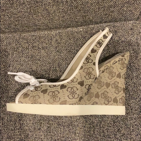 Brand new Guess platform sling back - Picture 3 of 3